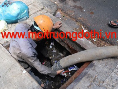 Manhole dredging service