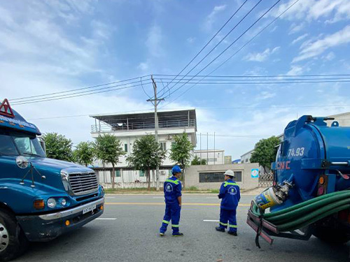 Scheduled industrial wastewater treatment service