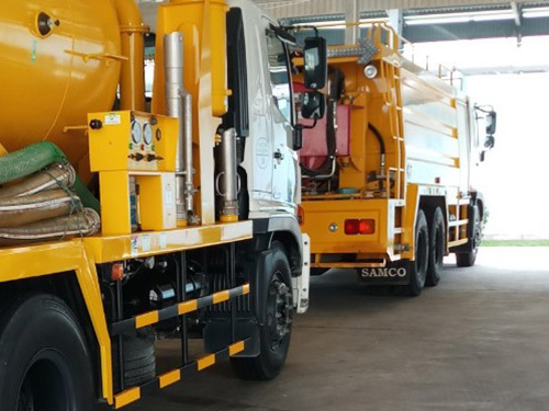 Specialized drain cleaning truck service